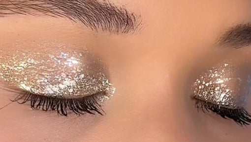 Go to blog post How to Incorporate Glitter Into Your Holiday Glam