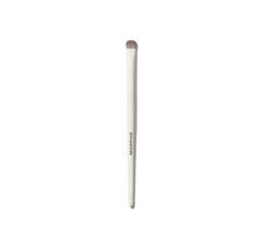 M302 Medium Paddle Packer Eyeshadow Brush