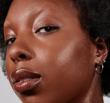 Lightform Extended Hydration Foundation {Deep 31W}