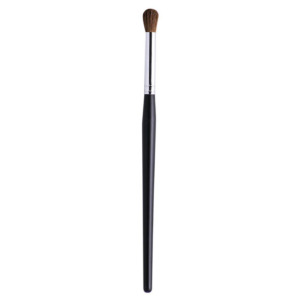 M332 Fluffy Crease Eyeshadow Brush - Image 1